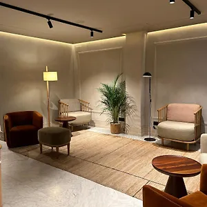 3* מלון Caledonian